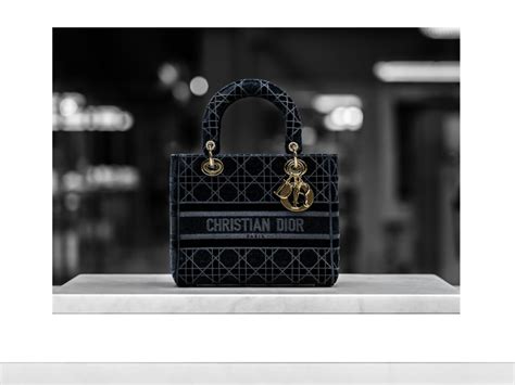 dior 高価買取|クリスチャン ディオール(Dior)の高価買取｜ブランド品の価格相 .